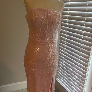 Ava Presley, Size 4, Pink Dress